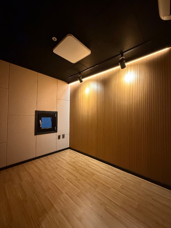 Studio image 5