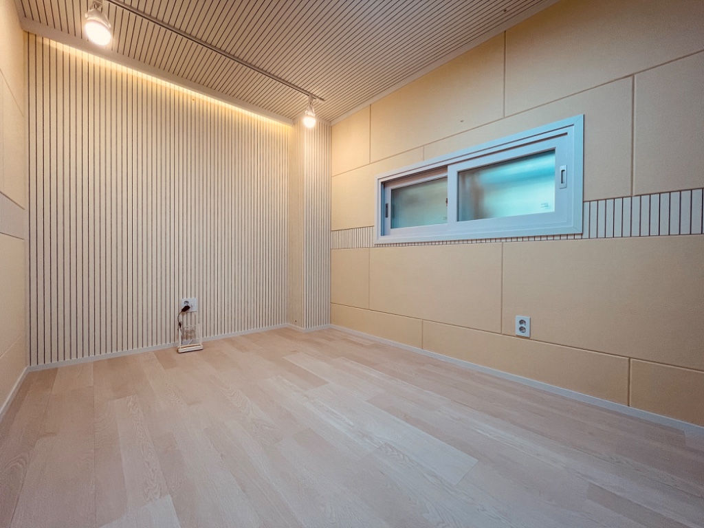 Studio image 5
