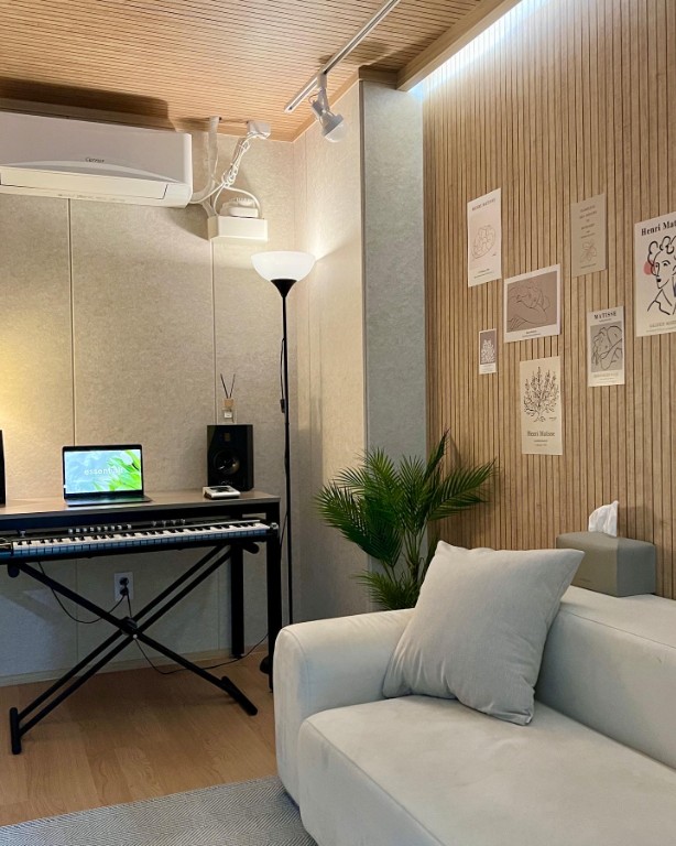 Studio image 4