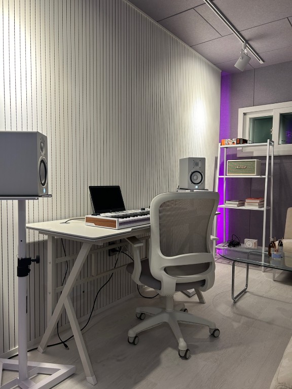 Studio image 4