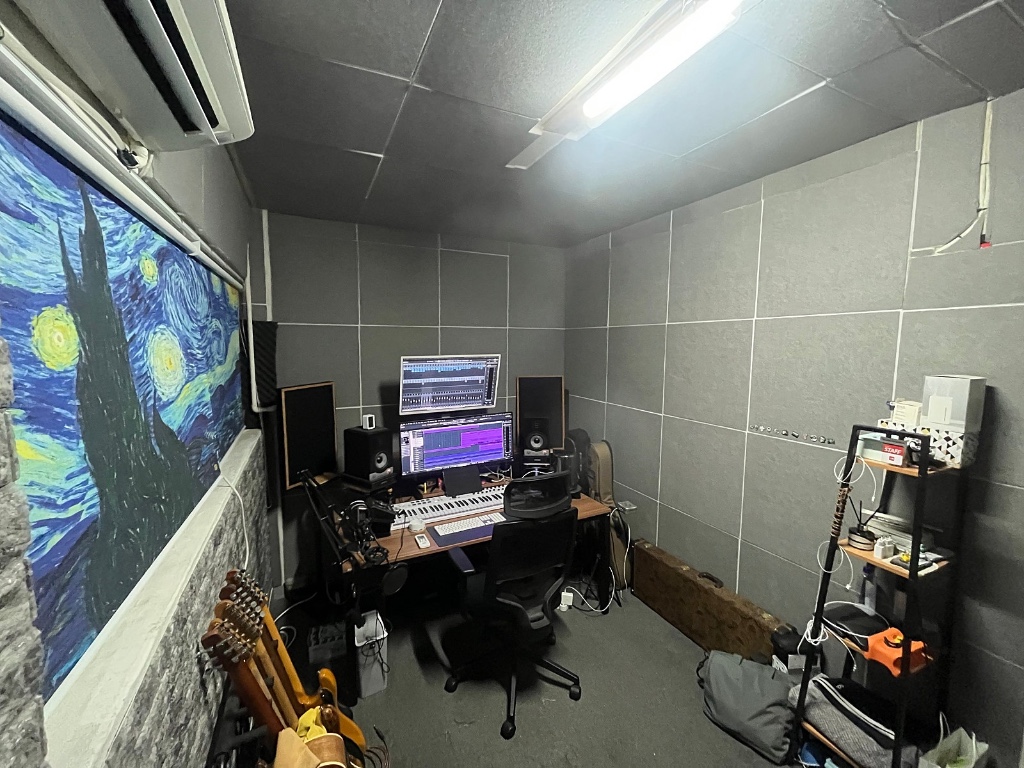 Studio image 4
